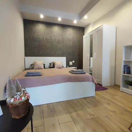 Bobano Studioapartman * Гёдёллё